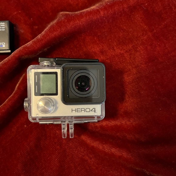 GoPro Hero4 Bundle with Accessories - Picture 9 of 16